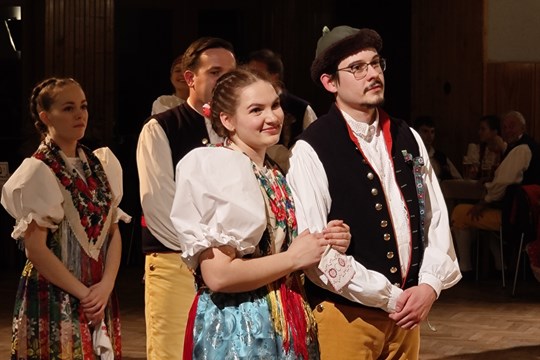 Tipy na víkend v Plzeňském kraji: Trhy, vynášení Morany, Chodský bál i tanz metal