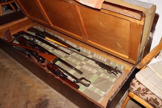 Muž vyhrožoval úředníkům. Doma měl funkční bomby!