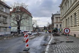 Rokycany čeká dopravní omezení: Důležitá ulice se na dva měsíce...