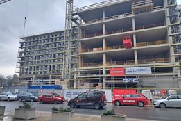 Nová budova Fakulty technologické roste jako… z betonu! Stavbaři...