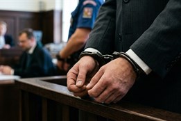28 let vězení pro vraždícího lékaře: Vrchní soud potvrdil výjimečný trest pro domažlického ex-primáře