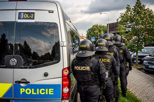 Policie obvinila osm lidí z kuplířství kvůli nočním klubům v Plzeňském kraji