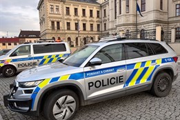 Evakuace Okresního soudu v Plzni. Policie prověřuje nahlášenou bombu