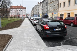 Na opravené Husovo náměstí v Plzni se vrátil běžný provoz