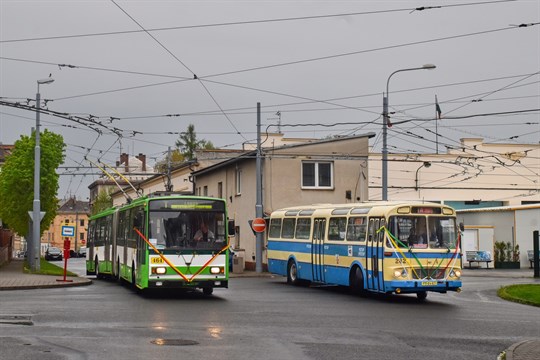 Velikonoce v retro stylu: Plzeňské ulice ovládnou historické trolejbusy a autobusy