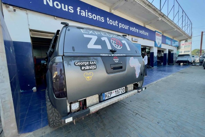 U Libanonců v autoservisu v Pointe Noire. Foto: se souhlasem L. Piknerové